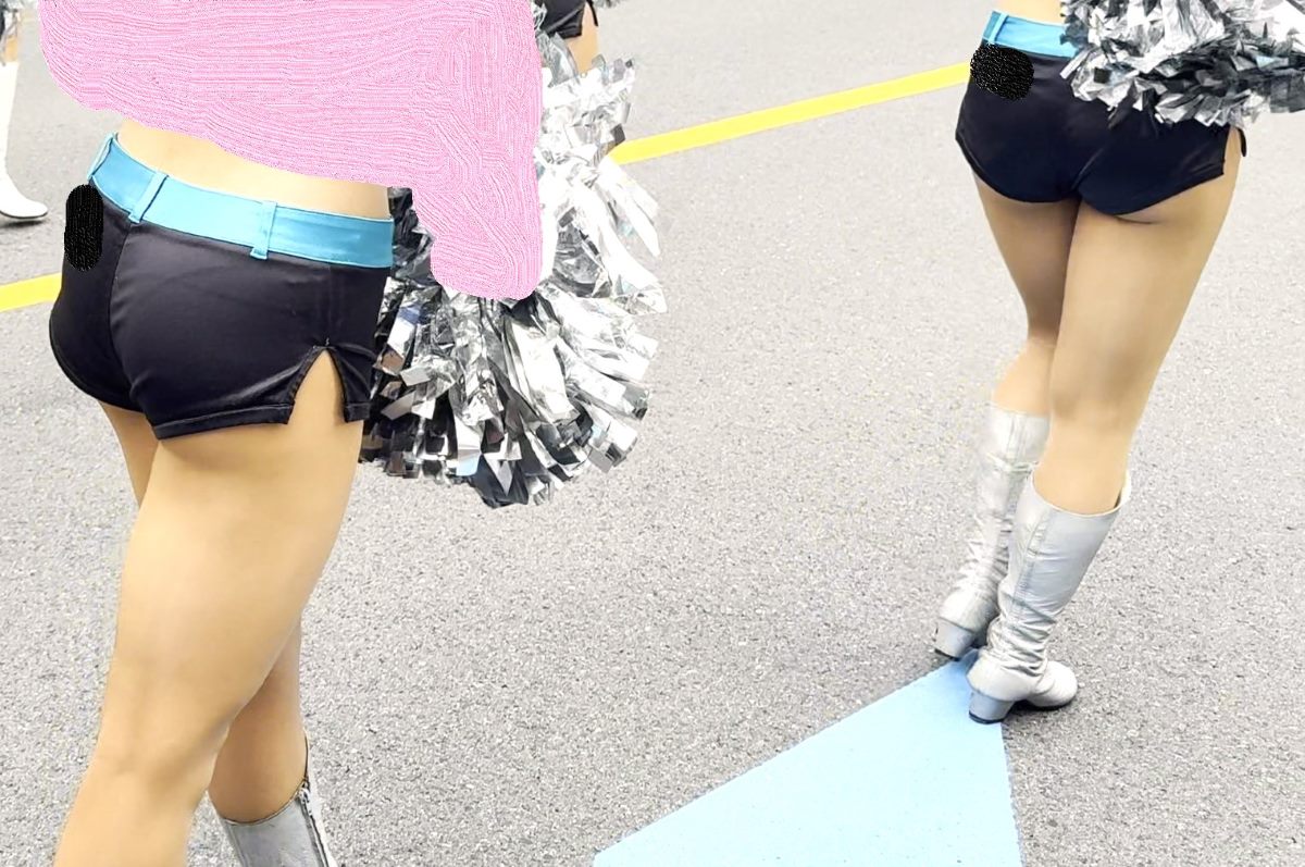 新作 チア 至近距離で迫るチアの太もも美人お姉さんにドッキドキ