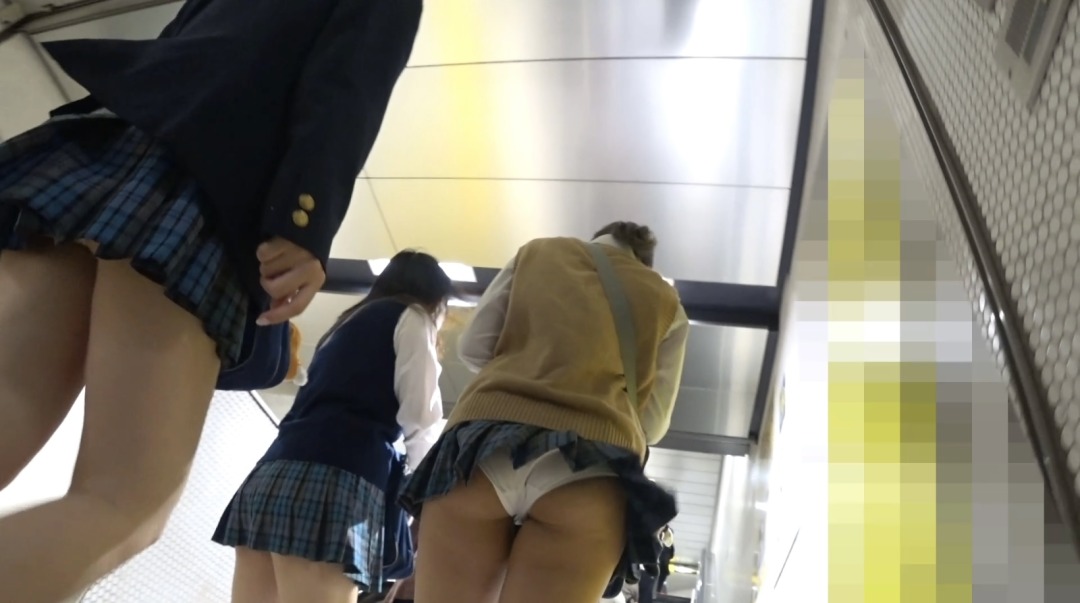 BlueTrain11 / !地下鉄のホームや階段は風吹くので注意してみるべし