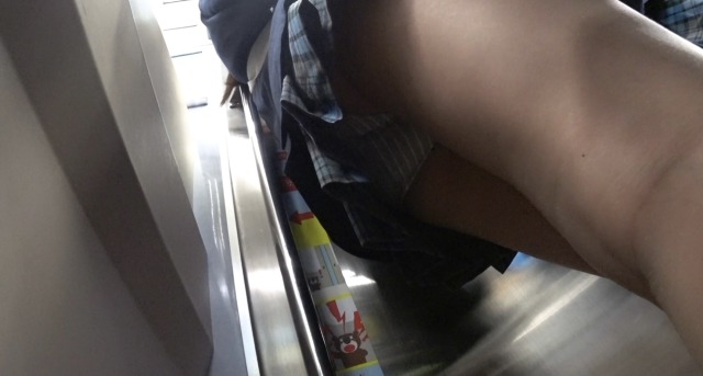 Blue Train 5 / 青チェックJKの横に座りました