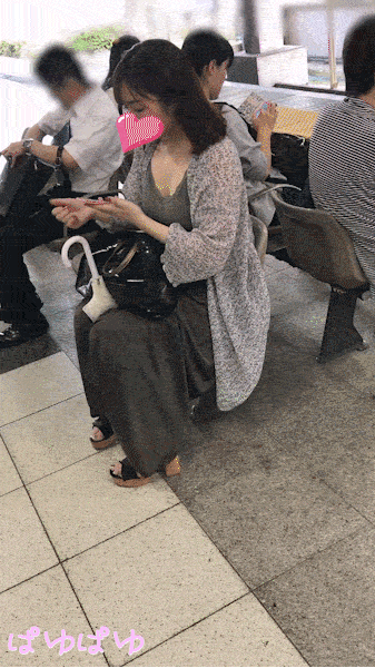 [胸チラ]100%おっぱいが柔らかいたゆんたゆん巨乳女子の胸チラセット[顔有]