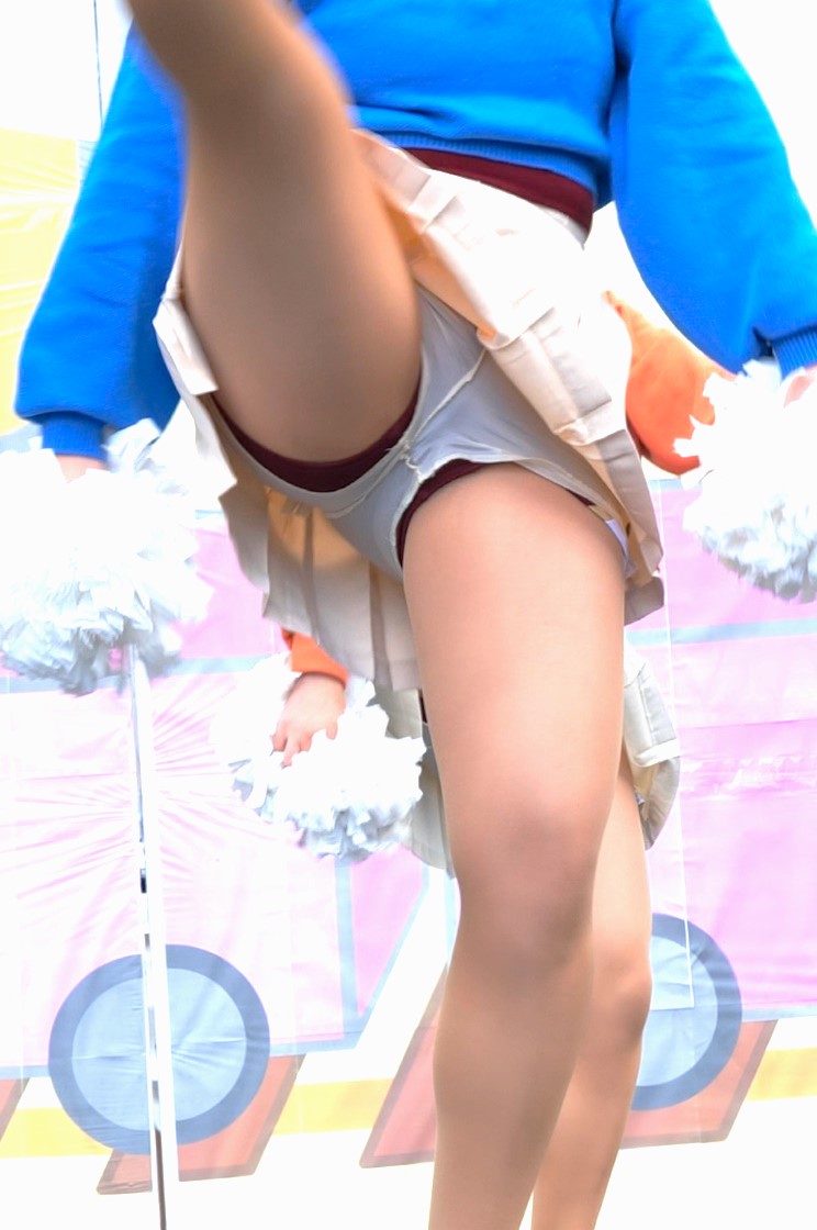 セット 私服チアと正装チアのダンスパフォーマンス