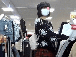 禁断の逆さ撮りシーズン2 ママとはぐれた可愛いクロミちゃんを狙え編　指定便15　サンプル