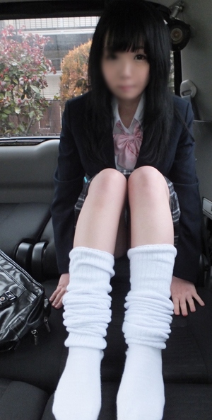 【個人撮影】街で見かけた美少女JKに声をかけて、車内でパンチラ撮影に挑戦【それ以上も…】