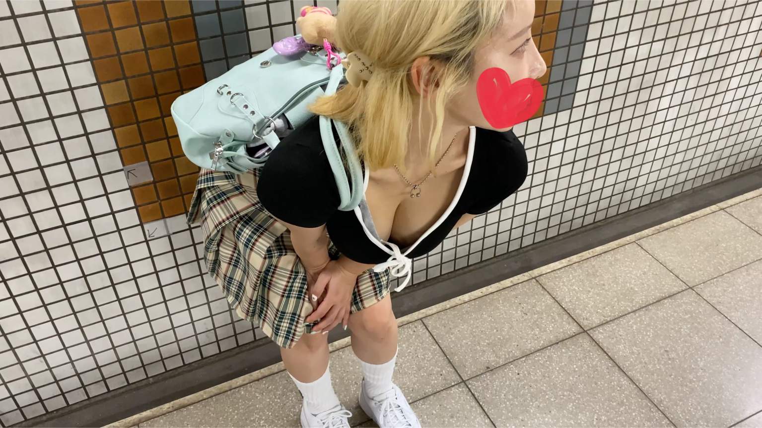 44A【だまし撮り】おっぱいすごい過激お姉さんのだまし