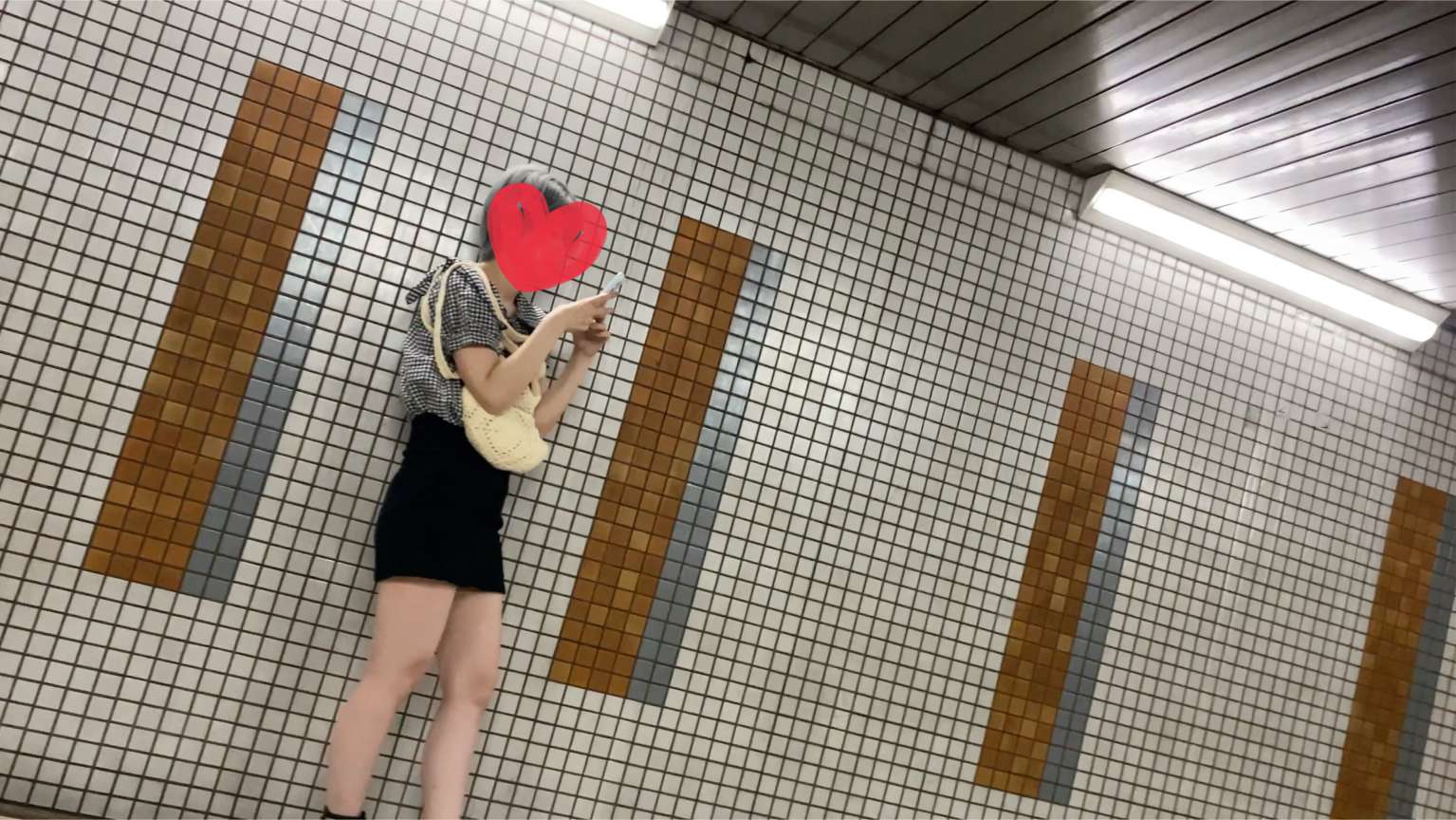 42D【だまし撮り】こうやって食い込み撮って欲しかったんだね
