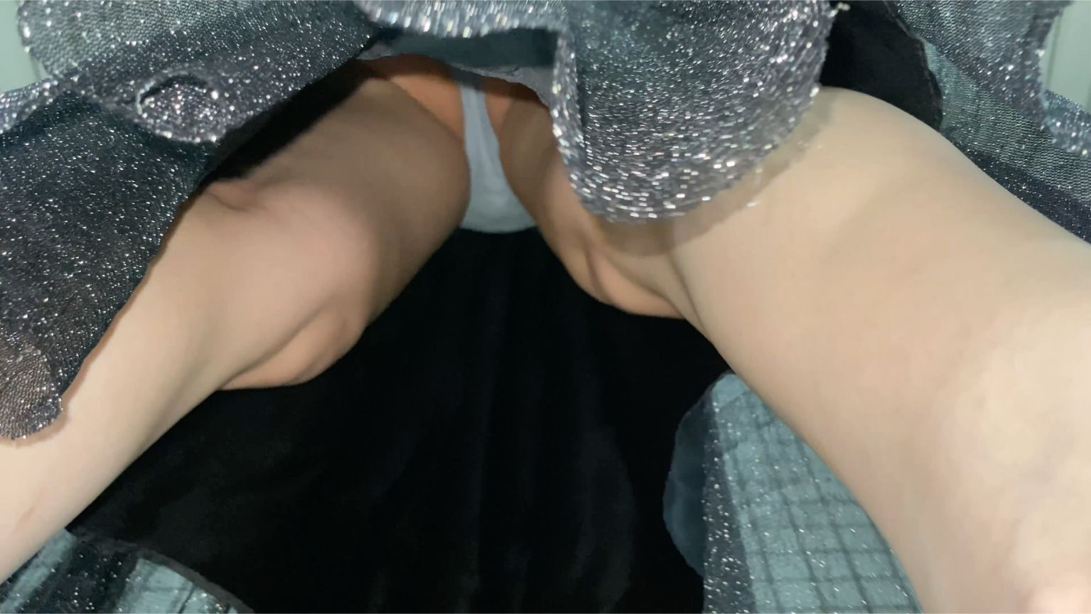 43A【だまし撮り】ラフな女子から恐怖の視線