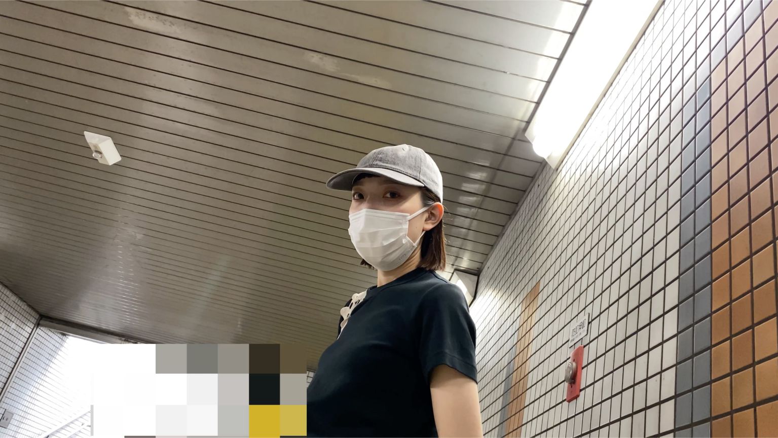 43A【だまし撮り】ラフな女子から恐怖の視線