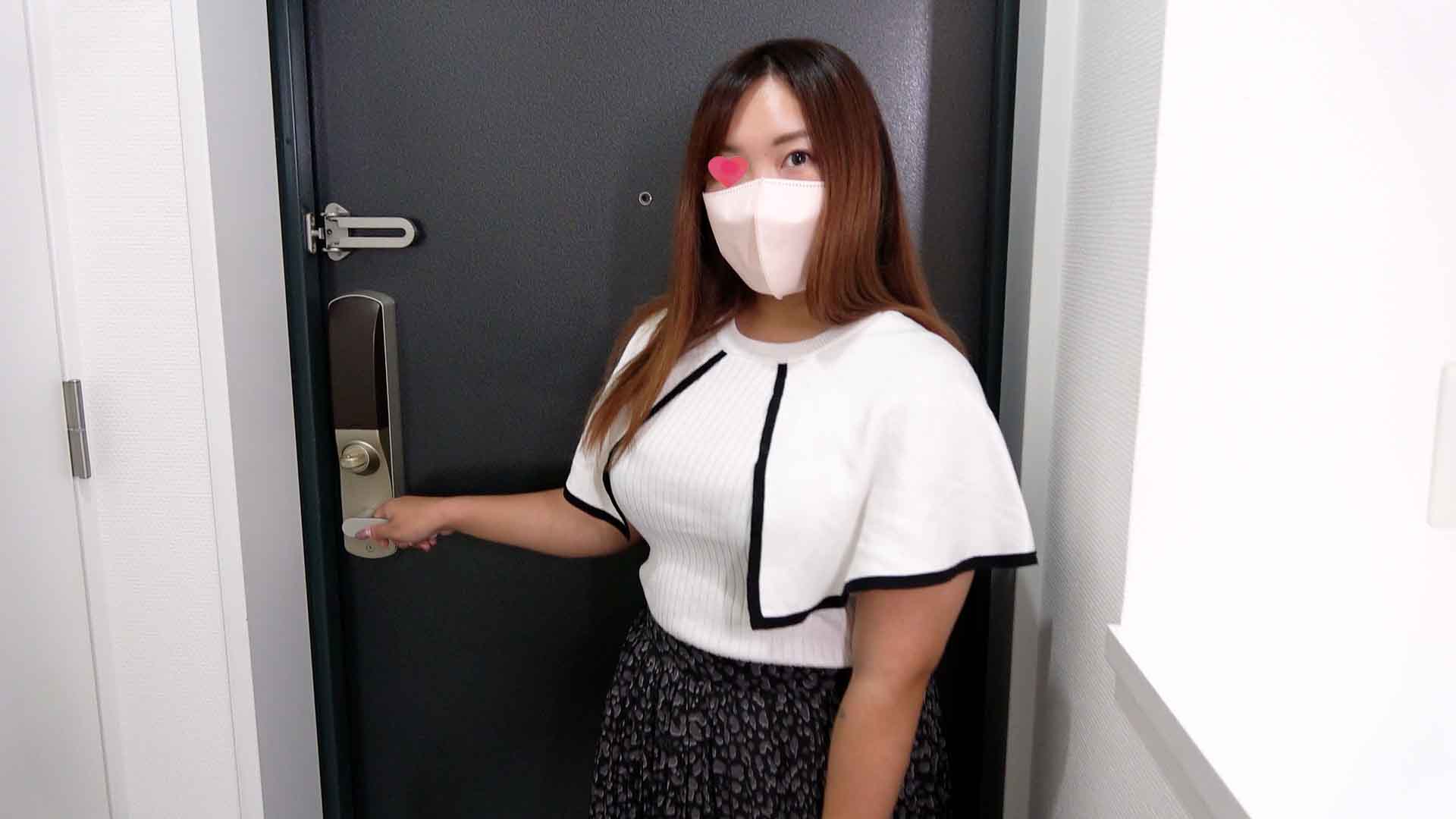 爆乳人妻からパンツ買取/美巨乳を揉み、 パンチラ・ローアングル撮影【巨乳/美尻】