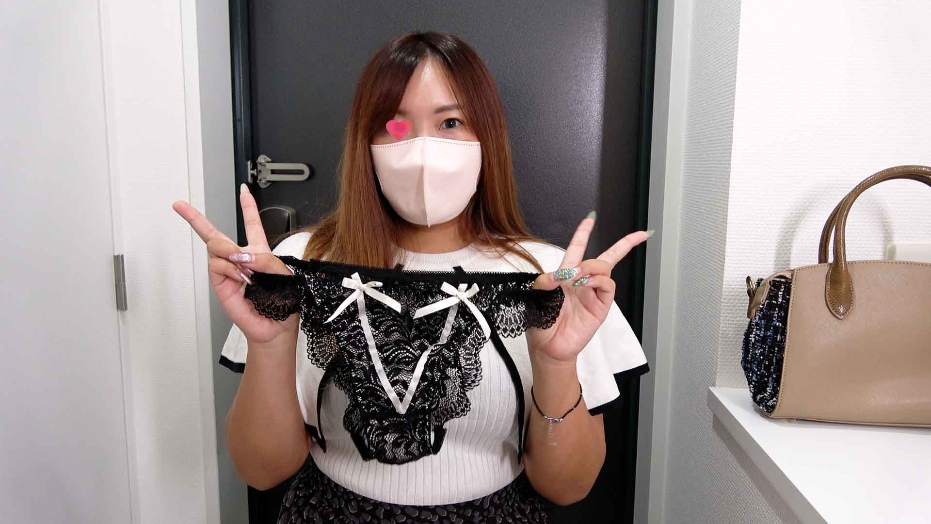 爆乳人妻からパンツ買取/美巨乳を揉み、 パンチラ・ローアングル撮影【巨乳/美尻】