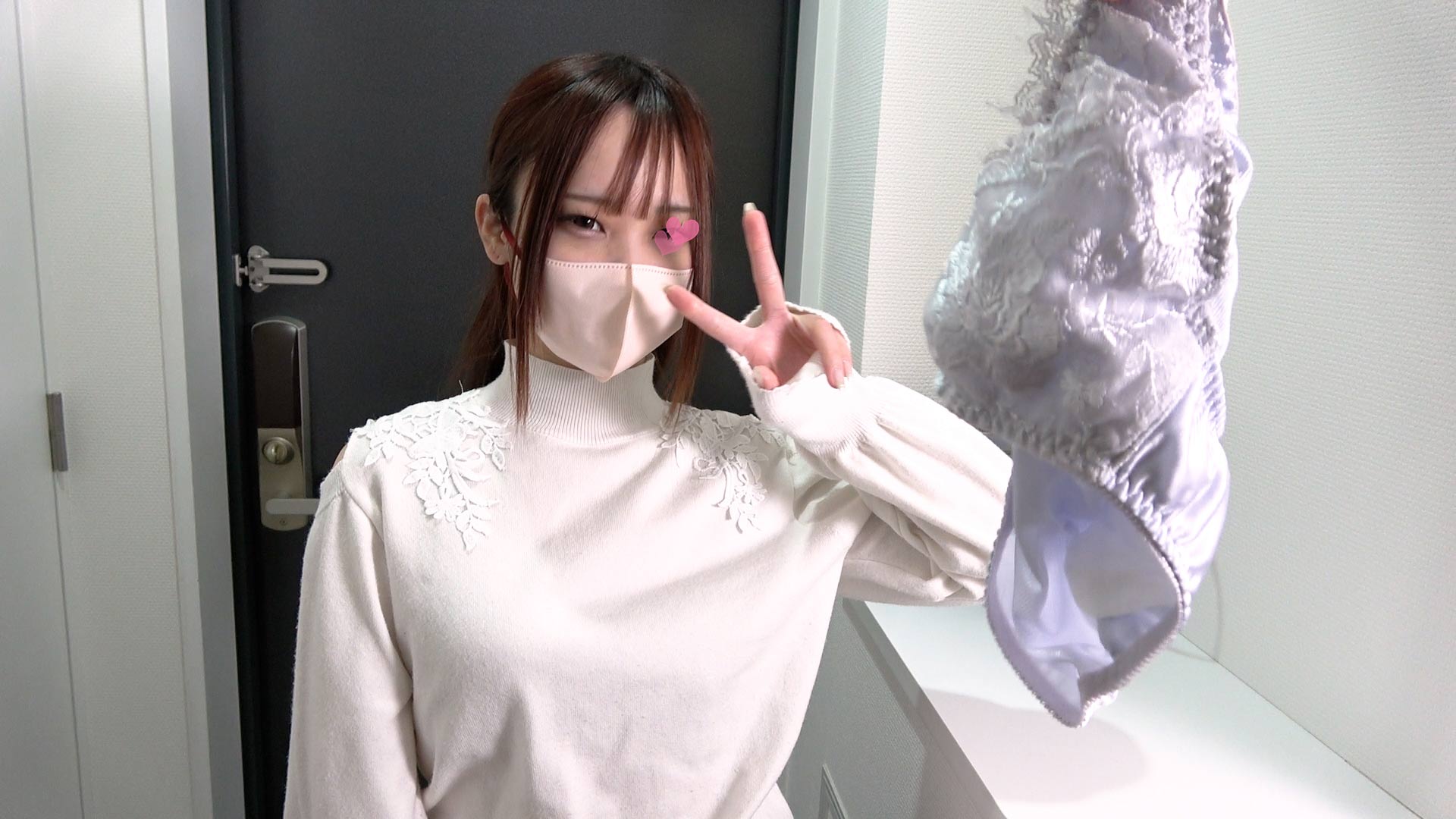 「あんた何様!?」半ギレ女子大生の乳首を触ると意外と感度抜群で喘ぎ声。ブルセラ買取撮影会【ローアングル】