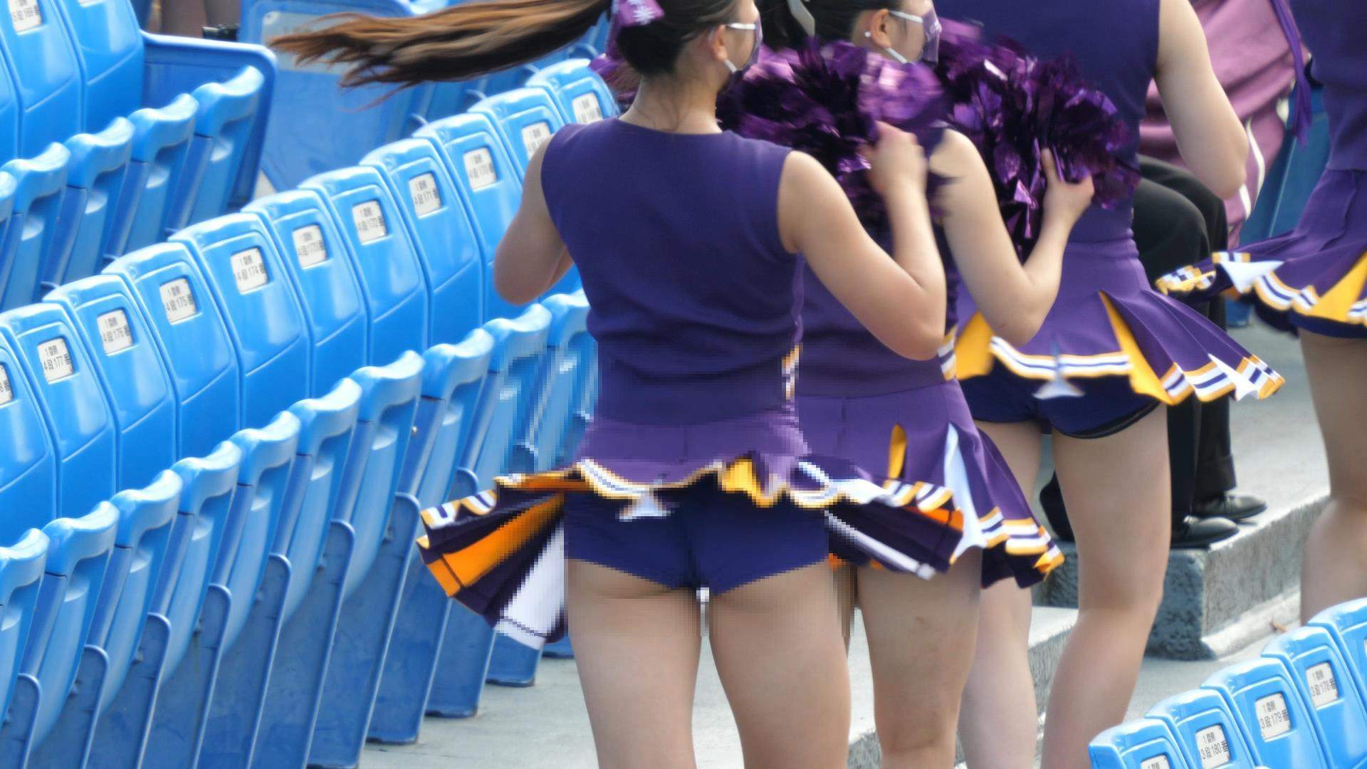 なにわガールズ1200【4K】異例な配置の内野応援! 股間ぱっくり液状化現象や!