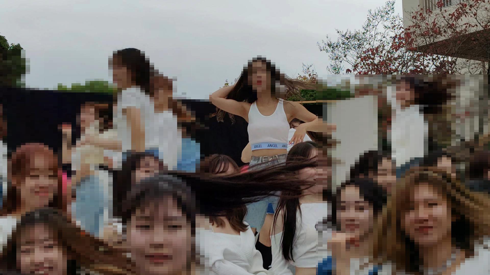 なにわガールズ1090　【4K】JDダンスの魅力満載！ ちょいとポチ⁉　おパンティー透け！