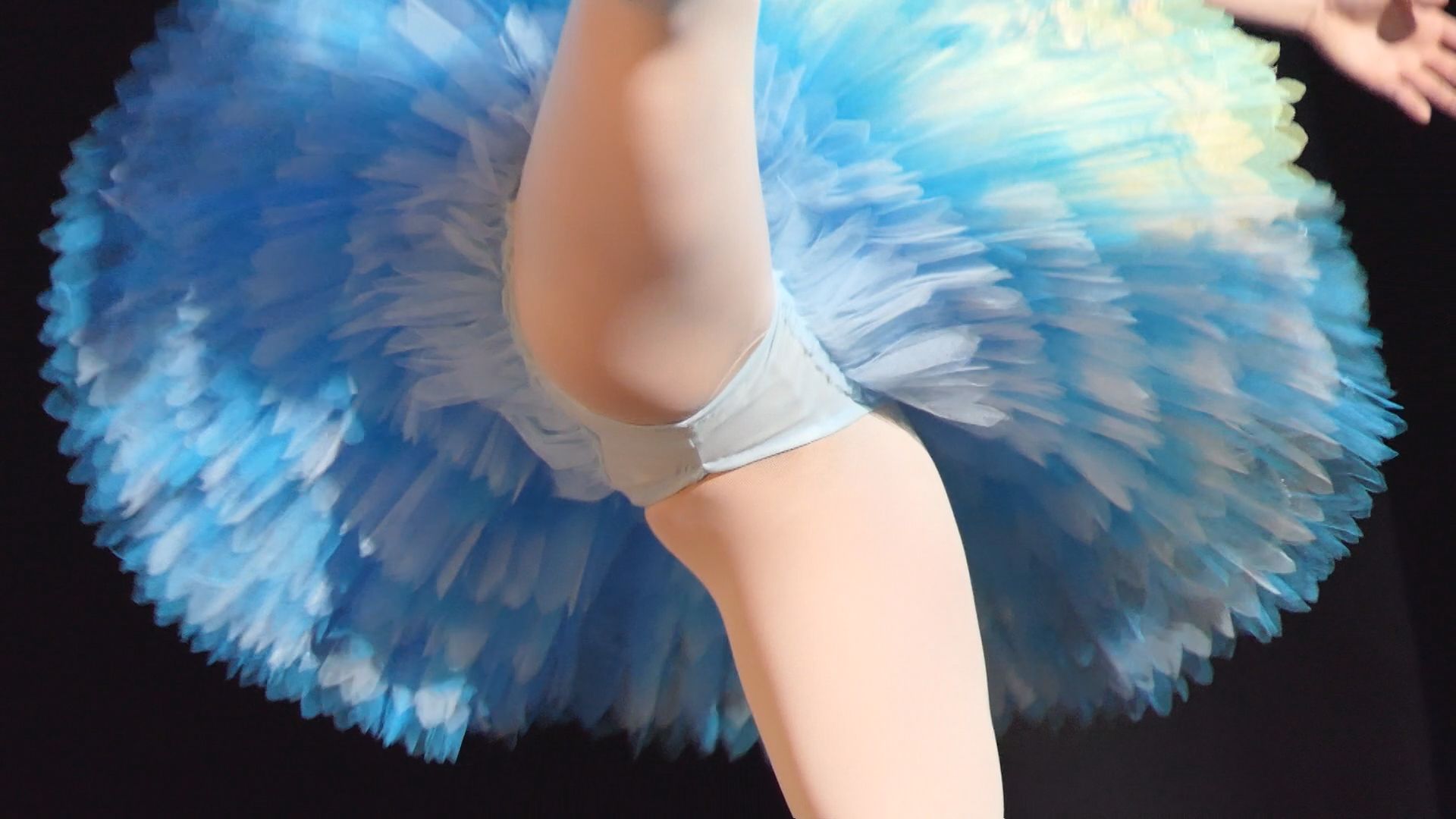 超高画質FHD動画 現役女子大生のエロダンス！クラッシクバレーの股間やハミケツは激アツすぎますNO-2