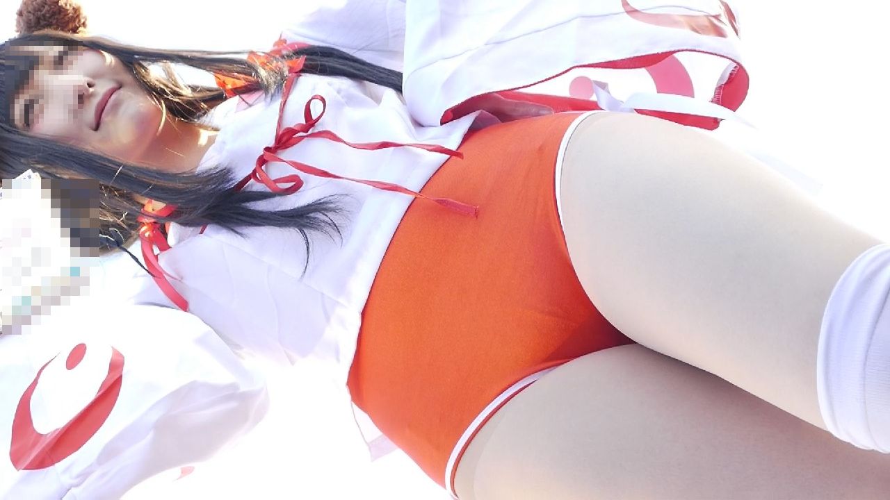 めちゃめちゃかわいいコスプレイヤーさんをローアングルから激写しまくりNO-1 赤スク水編