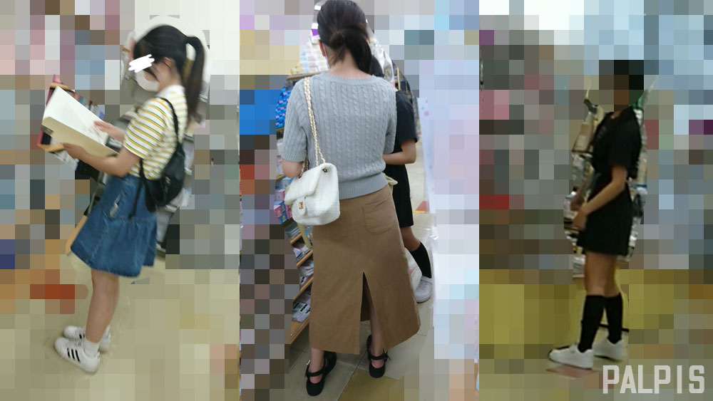 ミニスカとスリットの隙間でパシャリ