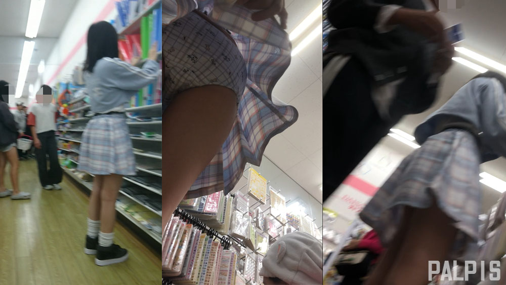 同世代の周りでスカートの女の子に粘着してパシャリ