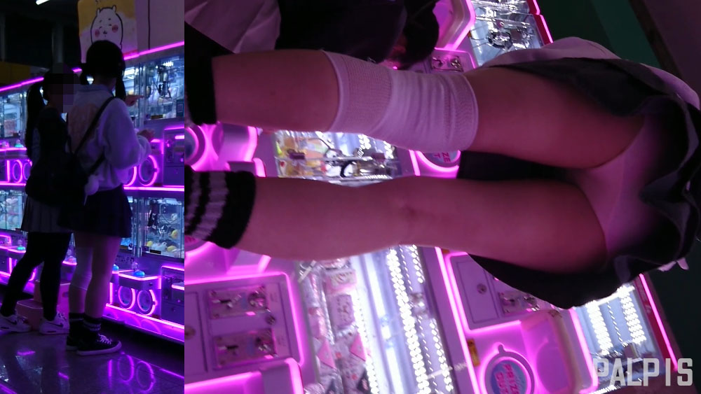 怪我してる女の子を粘着してパシャリ