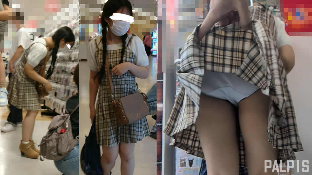 オタ活中のワンピース娘をパシャリ
