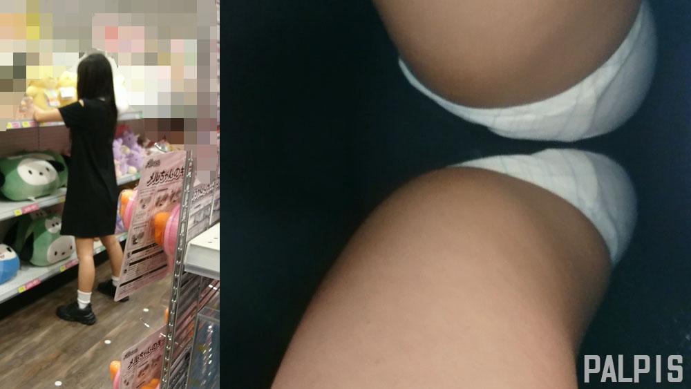 おもちゃに夢中の女の子達を片っ端からパシャリ