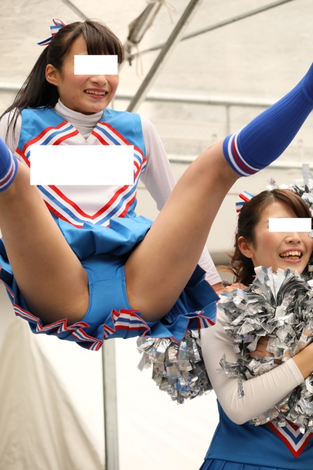 地方スポーツイベントでの超有名Dチア②　～大開脚の青ア〇は絶景　清楚な美魔女たちの可憐な舞い～