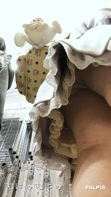 スカートひらひら #43 特別版23 姉妹で買い物中にこっそり