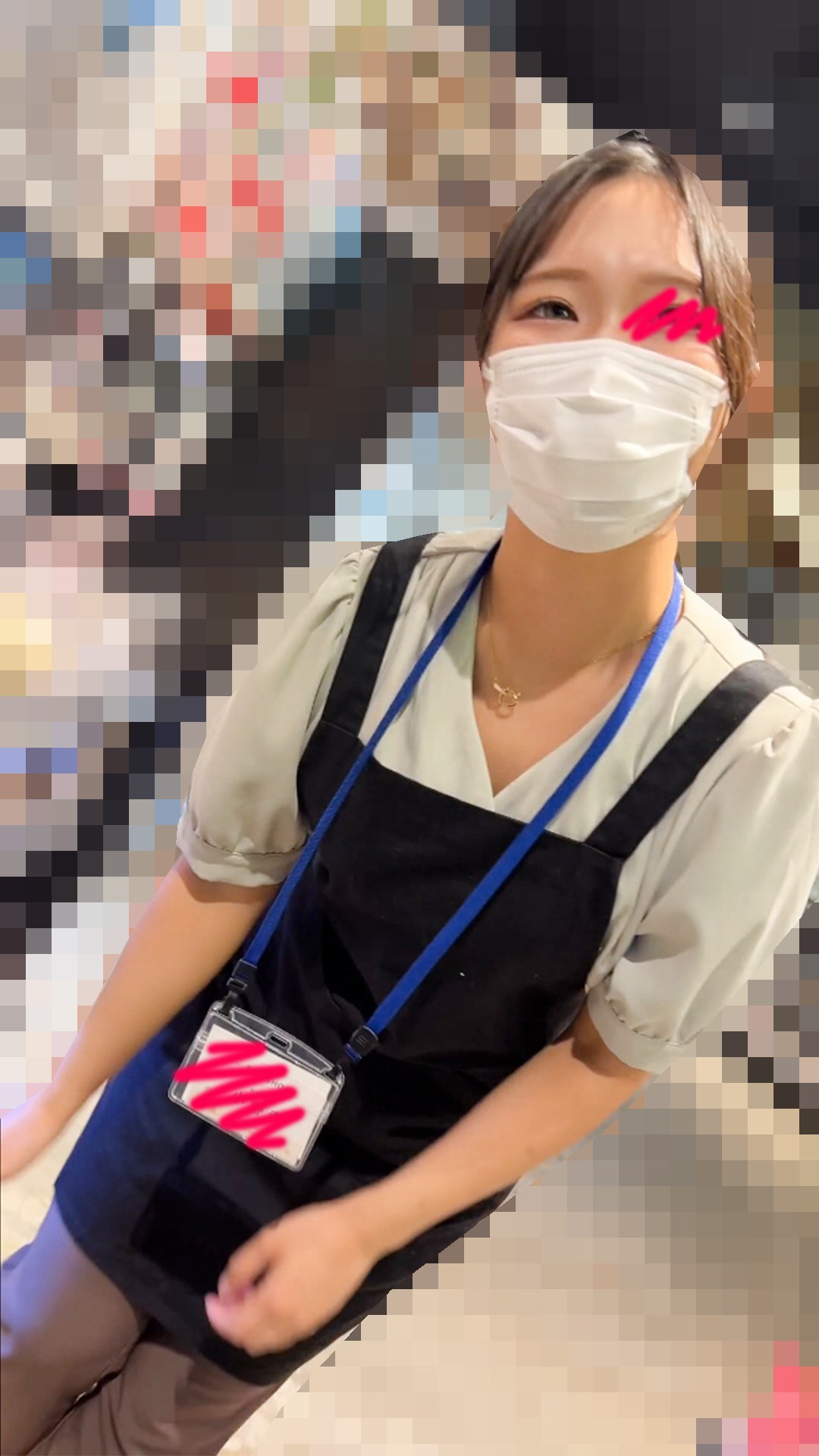 【店員さん胸チラB地区51】美巨乳ペットショップ店員さん/デカ乳首の美術品店員さん/２名