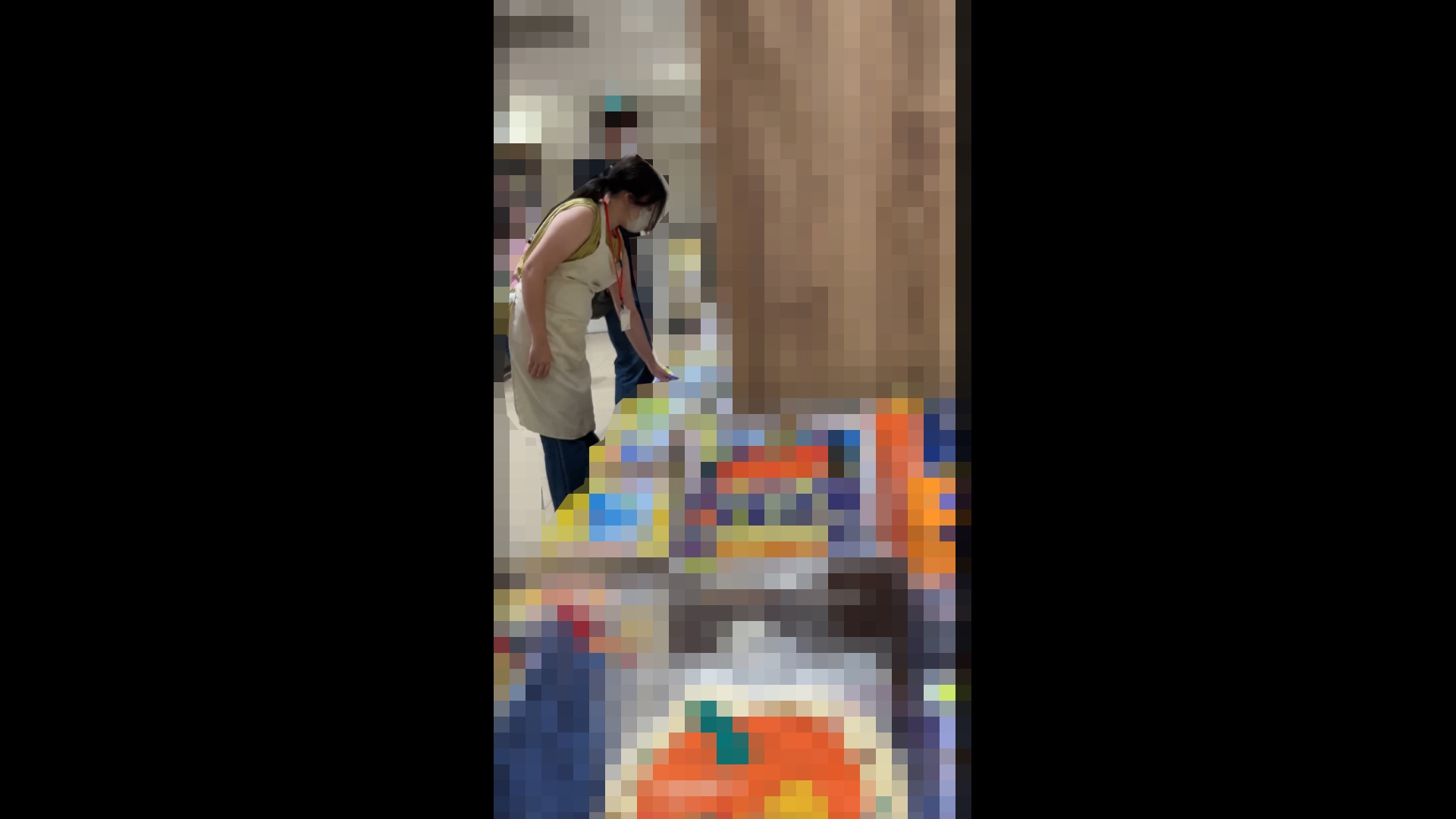 【店員さん胸チラB地区㊵】S級美女の観葉植物屋の店員さんのB地区とEカップむちむち本屋の店員さん