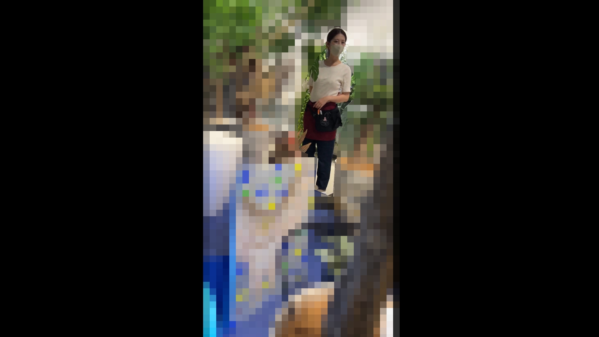 【店員さん胸チラB地区㊵】S級美女の観葉植物屋の店員さんのB地区とEカップむちむち本屋の店員さん