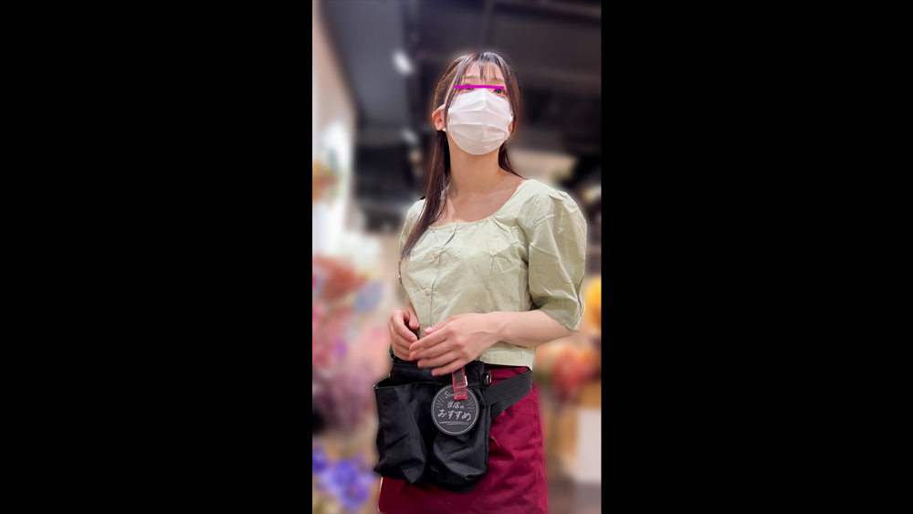 【店員さん胸チラB地区㊽】S級美女店員さんの胸チラ!Eカップ観葉植物店員さん・Cカップ古着屋店員