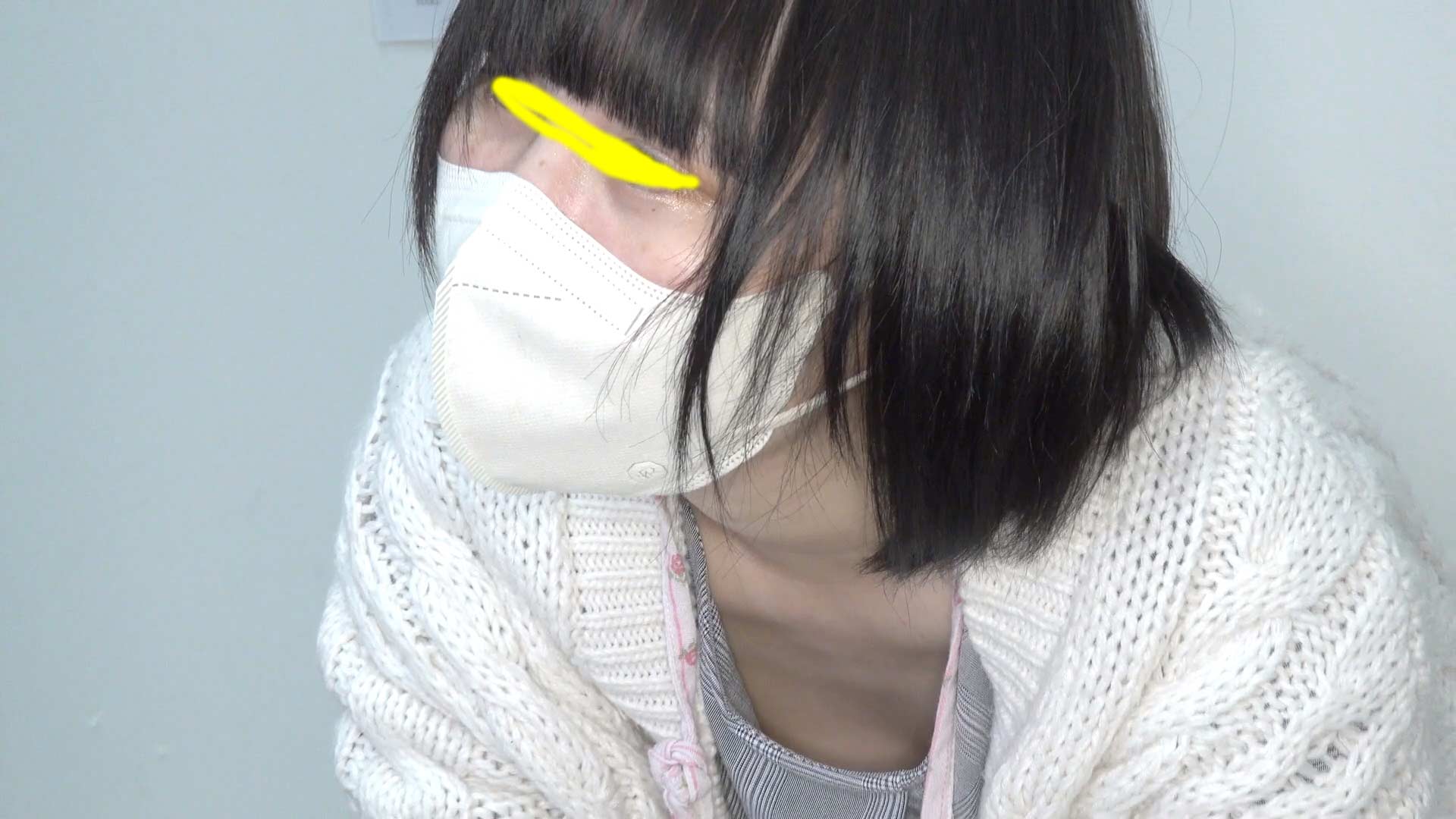 ＃72【陶芸中の胸チラ】胸元の奥にエロ曲線の胸チラ発見！女子大生たちの体験特集！