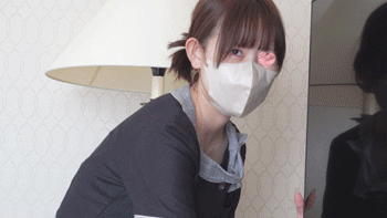 【ホテルウーマン】制服変えた方が良い程、胸パカな美人ホテルマン。繊細に捉えた薄ピンク乳首