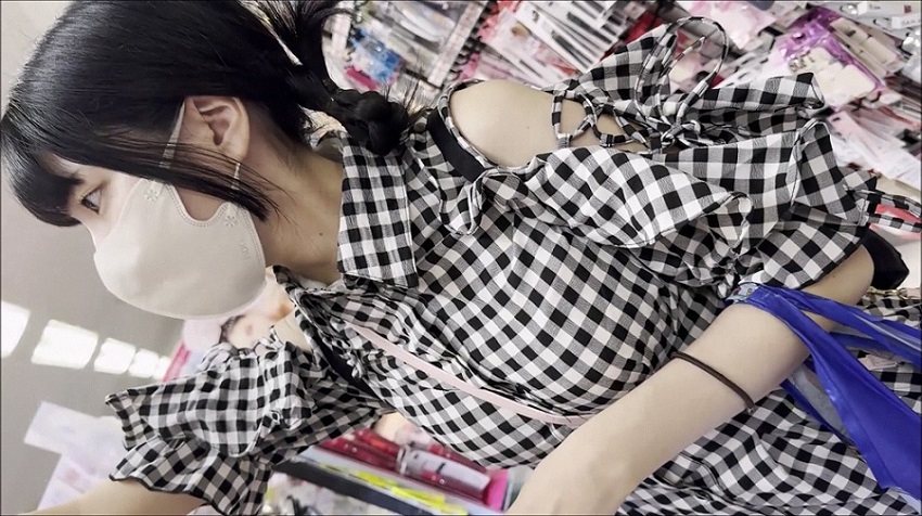 【おっぱい揉み53】キャンパス帰りの可愛いコの家にお邪魔してふよふよおっぱい揉みまくりw