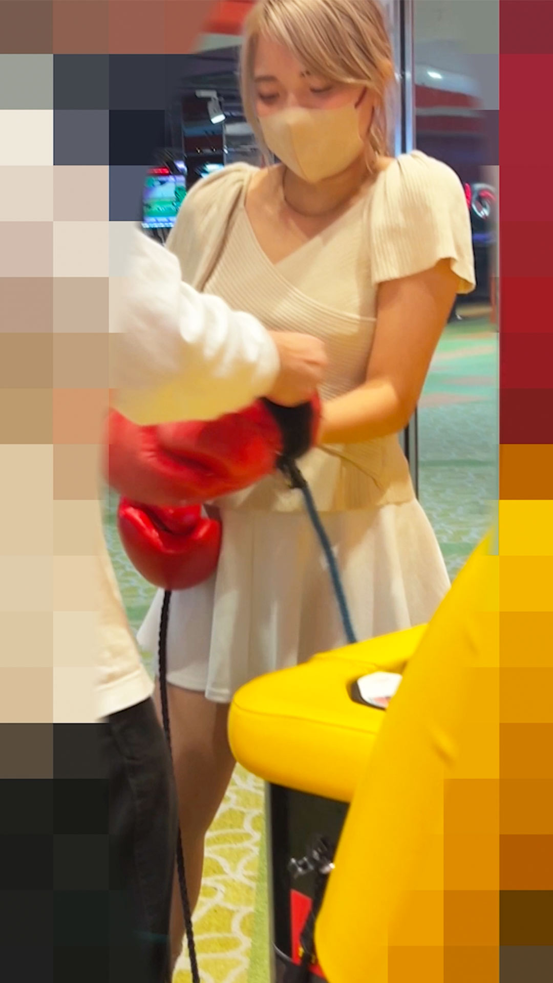 3作品セット【パンチラ見せつけ】僕を救ってくれたのは彼女達でした。