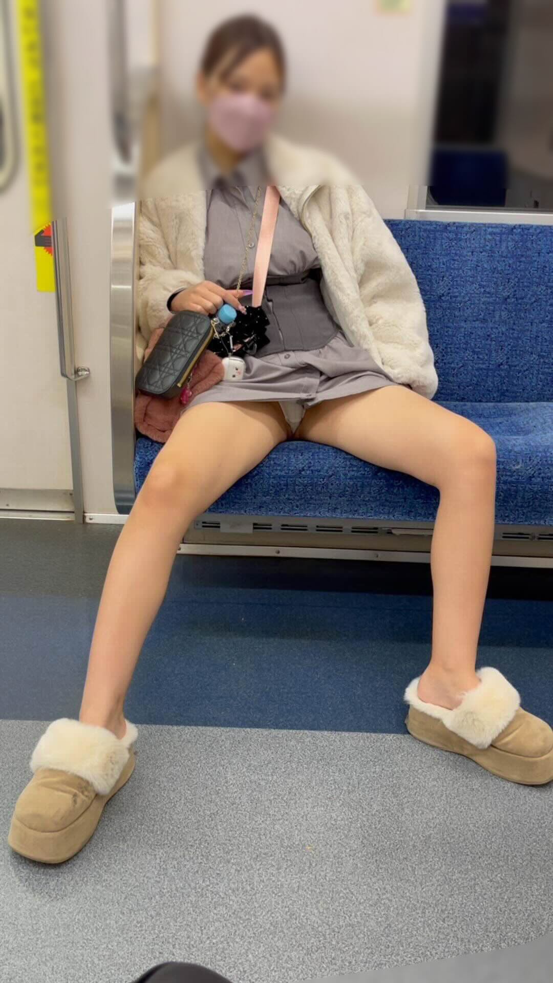 JD盗撮日記60 続・最強のパパ活女子が登場!!超激カワ最強美脚JDを電車内で盗撮【※23分超撮影】