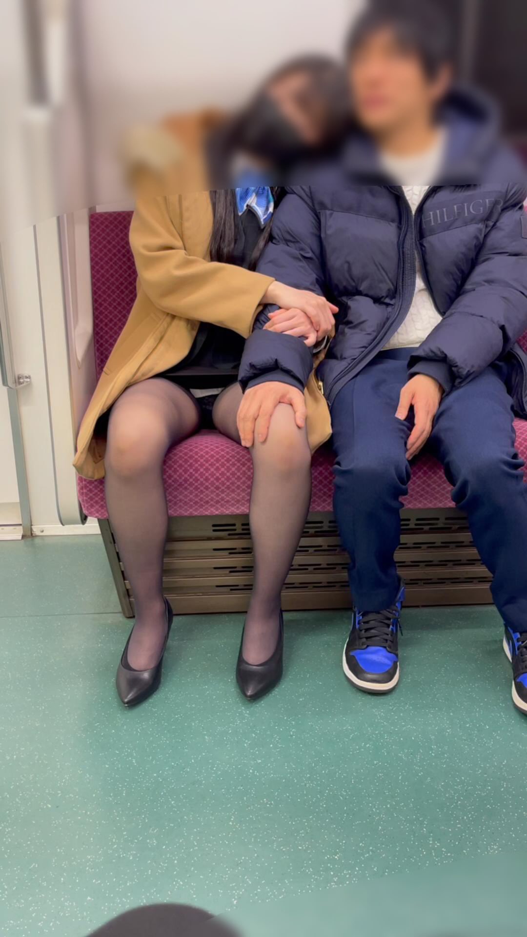 OL盗撮日記20 続・年上の彼氏と電車内で過激にイチャイチャ!?激カワ清楚系OLを電車内で盗撮【完全主観23分超撮影