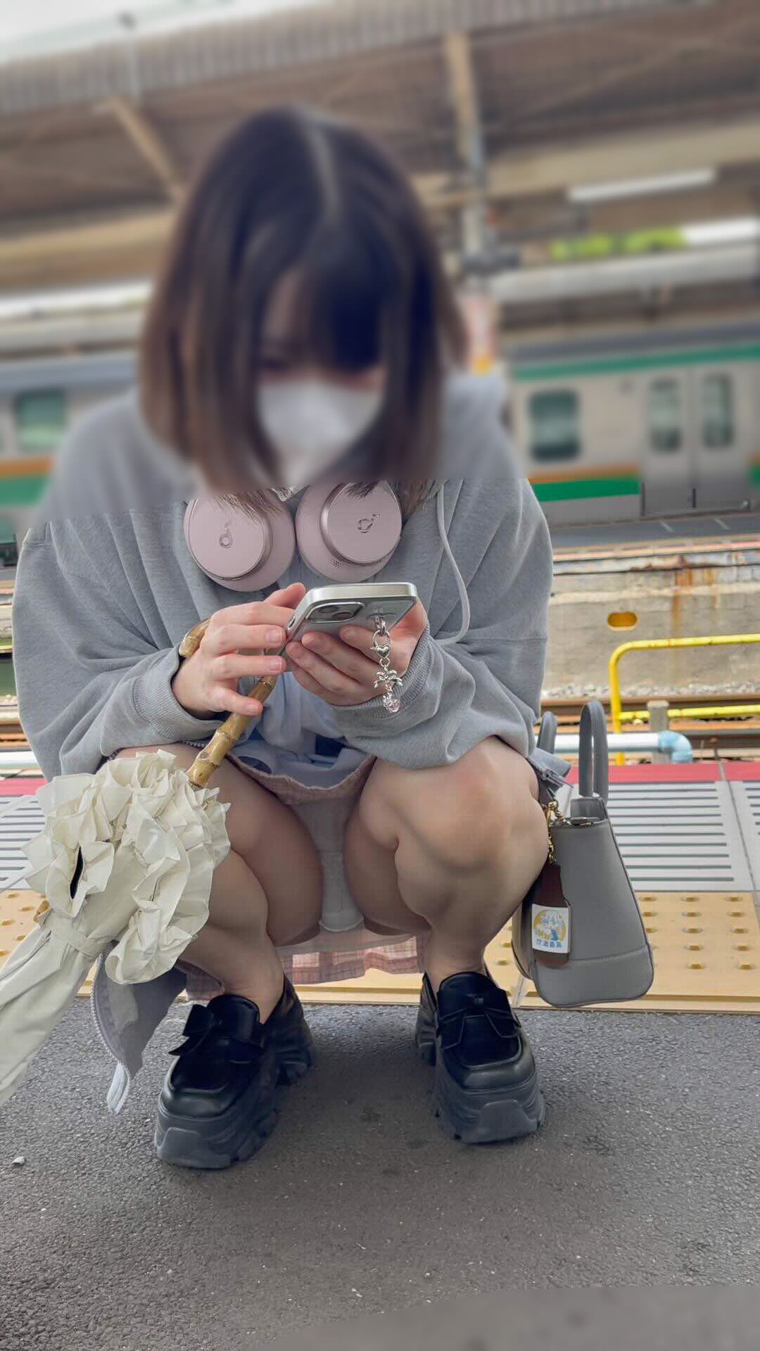 JD盗撮日記89 初登場!!ピンクのスカートとヘッドホンが可愛いすぎる激カワJDを電車内で盗撮【※完全主観31分超撮影】