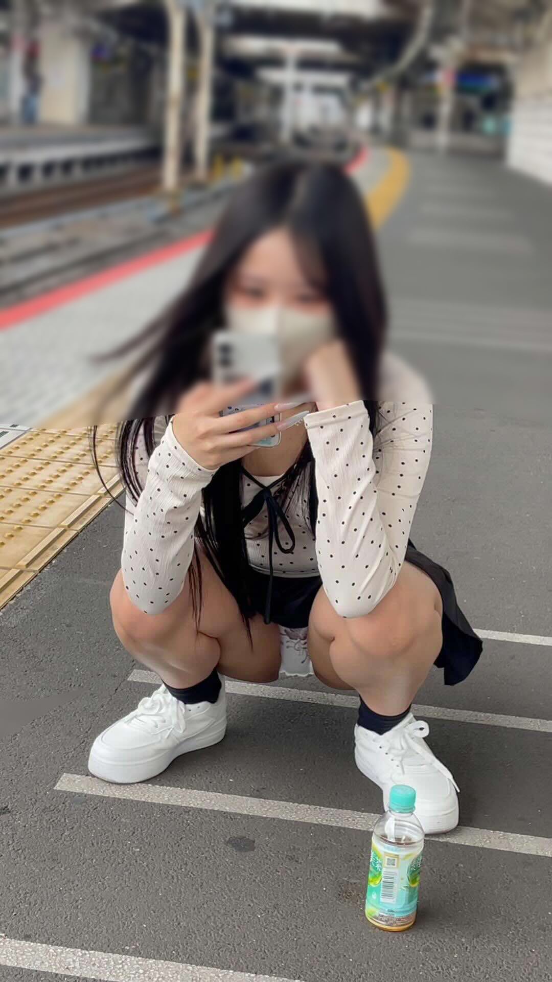 JD盗撮日記93 初登場!!スカート短すぎて下からおパンツが丸みえ!!激カワ美脚JDを電車内で盗撮【完全主観40分超撮影】