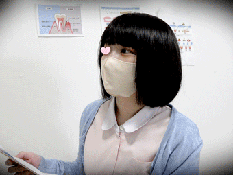 施術中にオナニー絶頂⁉衝撃の巨乳S級歯科助手ノーパンノーブラ剛毛丸見え【ローアングル/ナース服】