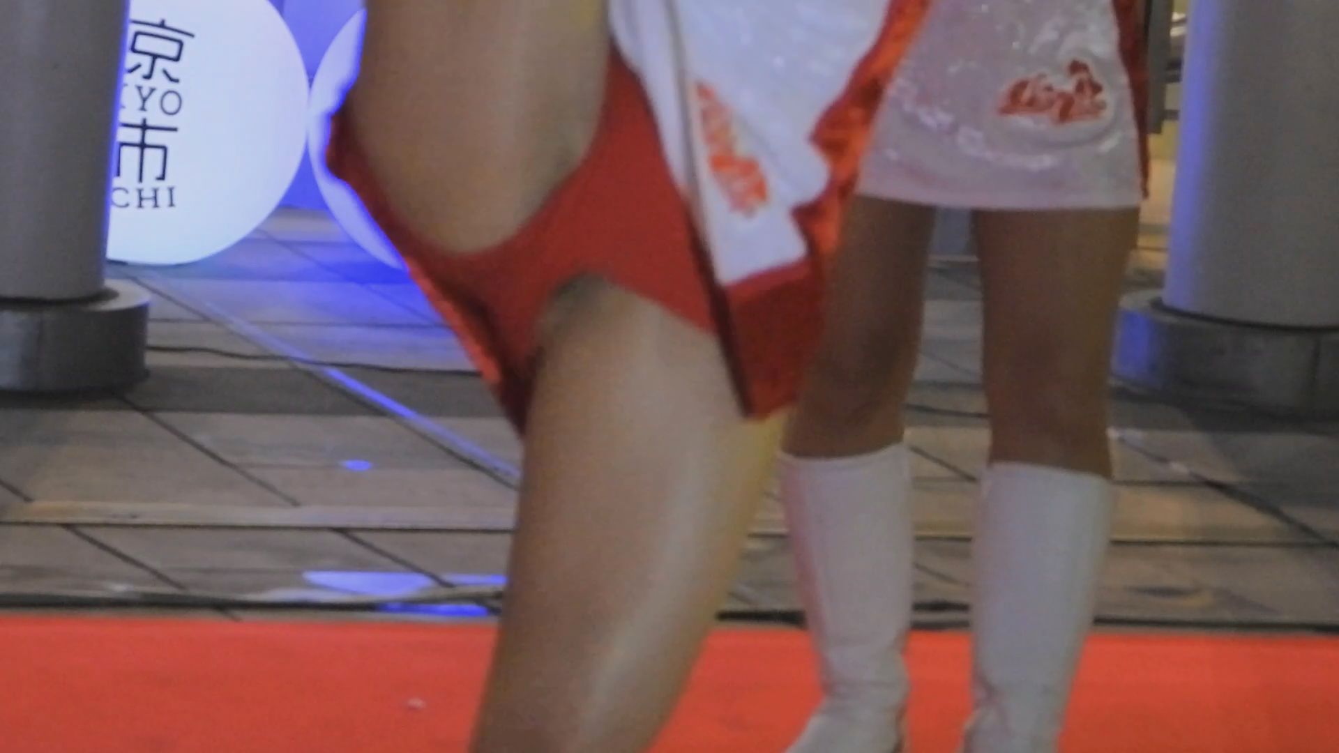 SCHW-02 チアーズワンダー②都会の喧騒で超美人で長身スタイル究極の推しのチアダンサーにうっとり・・・