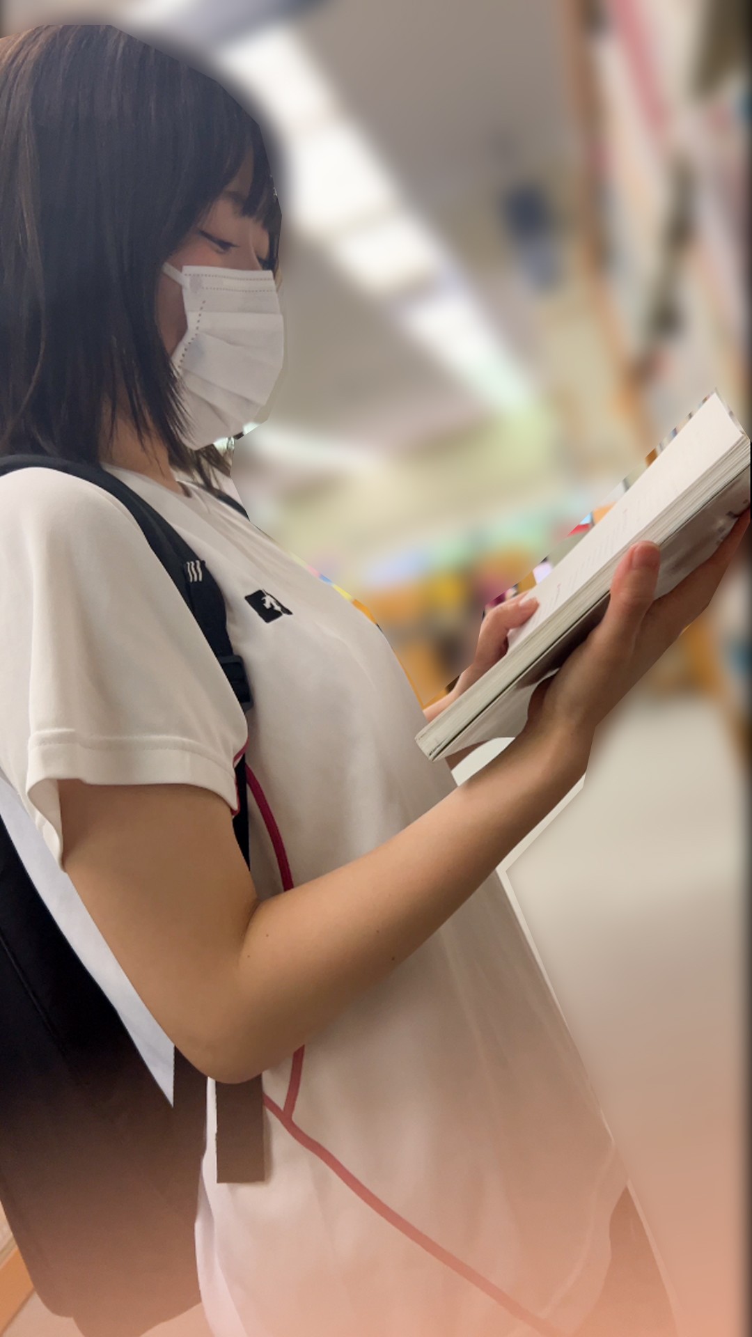 医科大優等生の美乳おっぱいを図書館で直揉み!【おっぱいお触り】