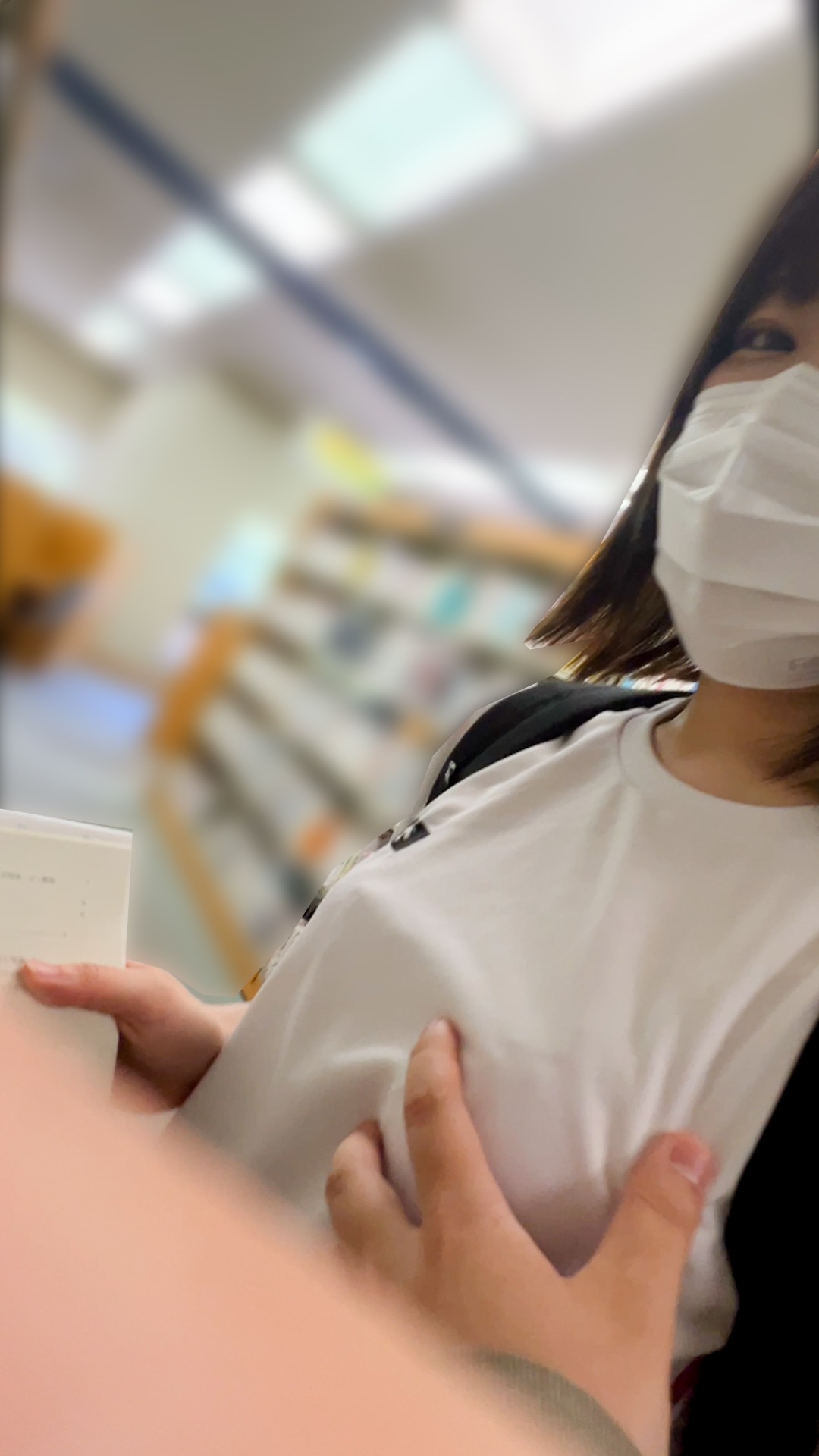 医科大優等生の美乳おっぱいを図書館で直揉み!【おっぱいお触り】