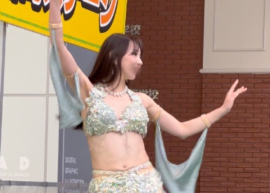 ドン！アタック！癒し系美女ダンサーの献身[26bellyV2]