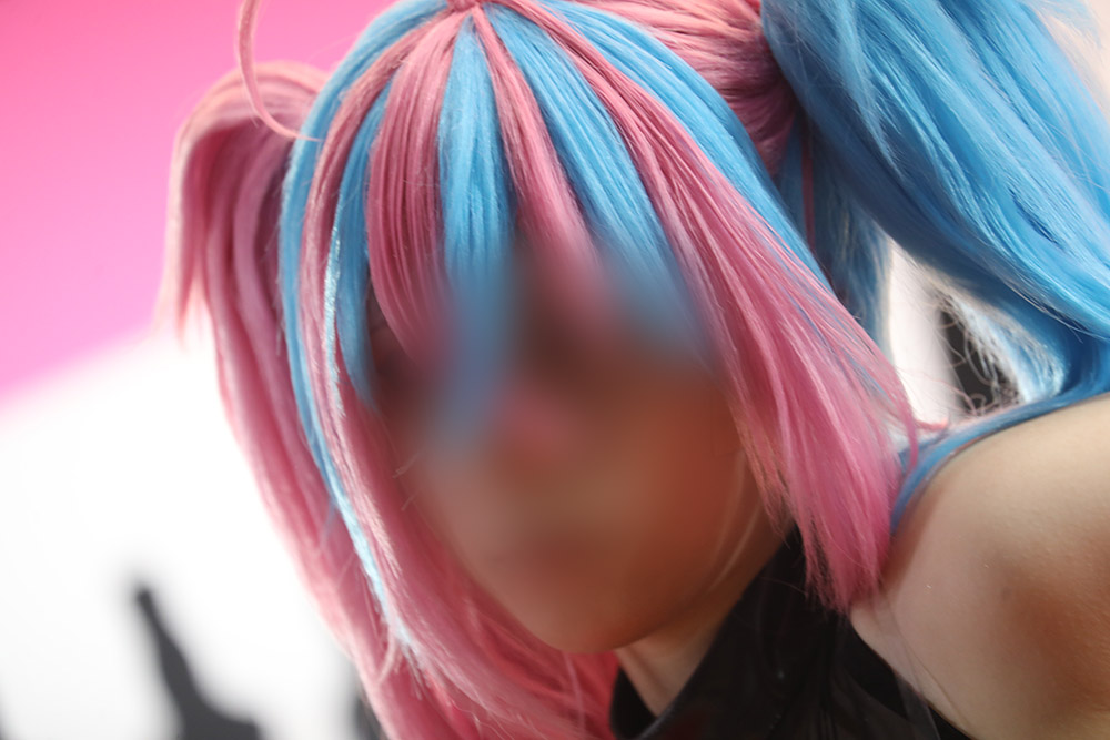 【写真】コスイベで魅せた!ムチムチな腰回りなエナメルハイレグのコスプレイヤー 高画質300枚!