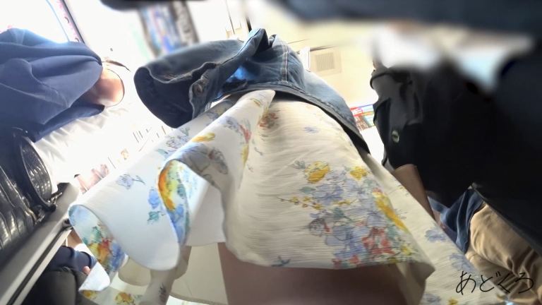 【私服JK】さかさんぽ No.025 驚異の3分連続フロント撮り!透明なのは容姿だけじゃなくパンツも!?【顔出し】