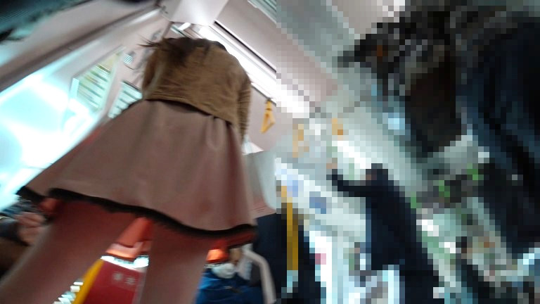 【私服JD】さかさんぽ No.041 アニメのヒロインみたいなJD。無警戒過ぎてパンツ撮り放題タイム突入!【顔出し】