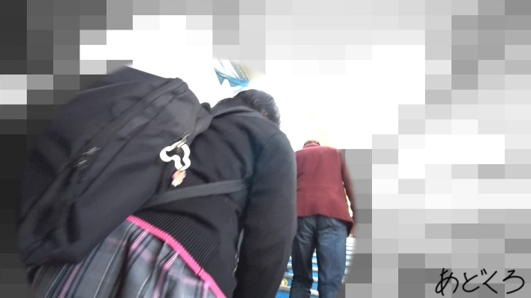 【制服JK】さかさんぽ No.042 芋JKのむっちりヒップを長時間撮り。購入特典であの人気のJKが再来!【顔無し】