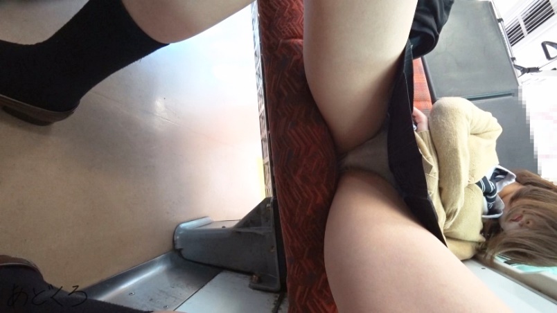 【制服JK】さかさんぽ No.050 色白美肌美形JK!警戒して嫌がらせをしてくるが、逆にパンツを撮られまくる結果に【顔出し】