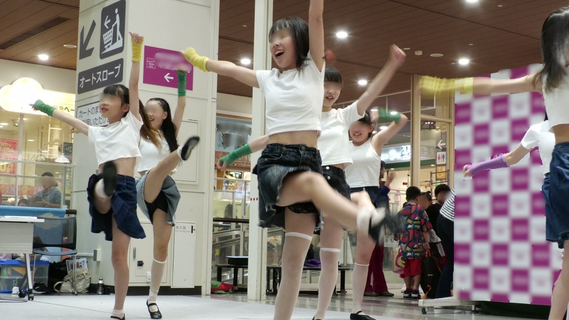 【4K60P】黒い三角州。生パンツじゃないから恥ずかしくないもん!?(ダンス4)~