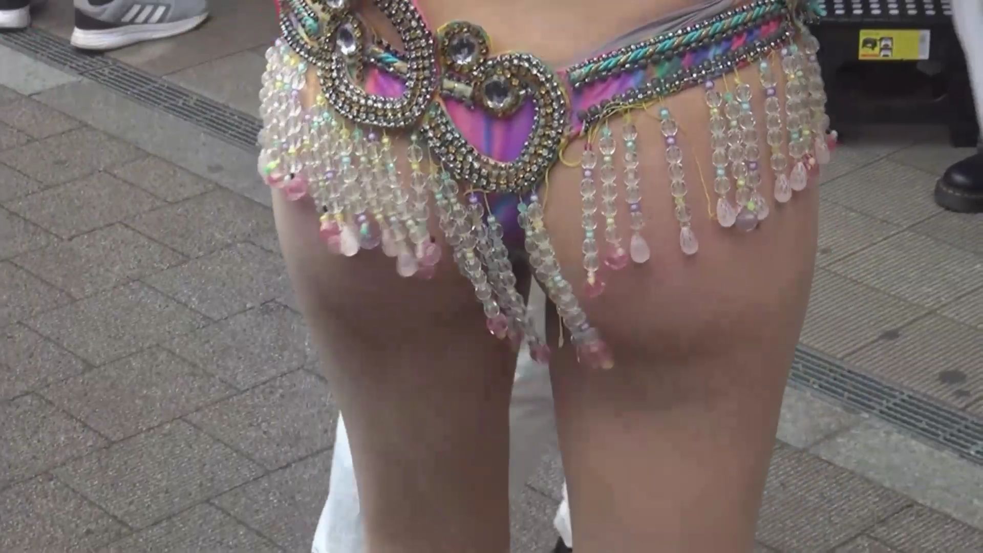 みんな大好きあのチームの圧倒的美女がまさかの目線で投げキッス!!