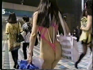 (期間限定販売~2026/1/15)④ 90年代のお立ち台ギャルのビデオ⑪ Yバック水着が野外で!!ほんとか!?